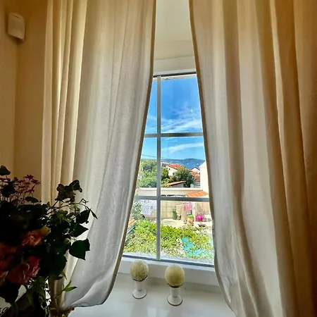 1875 With Swimming Pool - Crowonder Luxury Rent * Novi Vinodolski