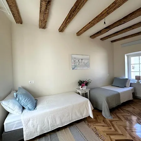 1875 With Swimming Pool - Crowonder Luxury Rent